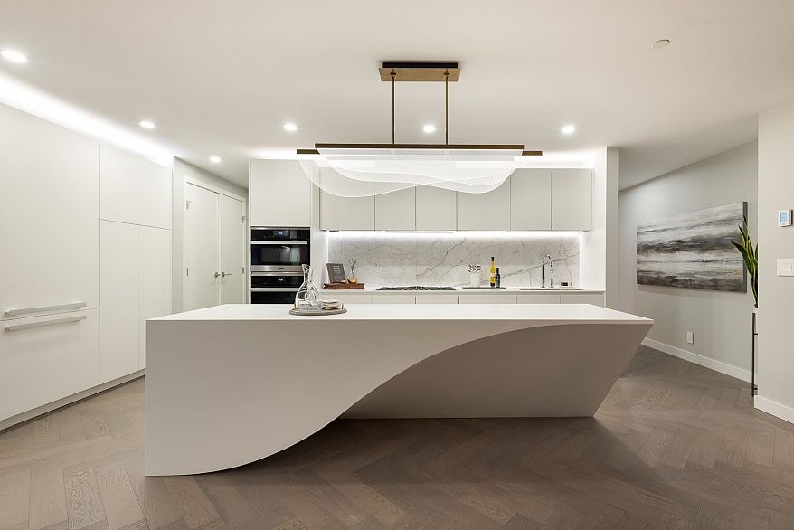 4806 1480 Howe Street