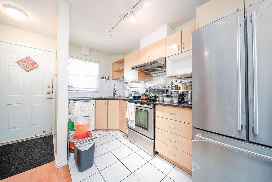 416 2238 Kingsway