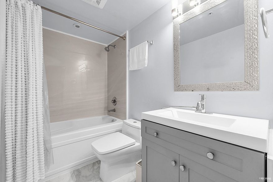 410 909 Mainland Street