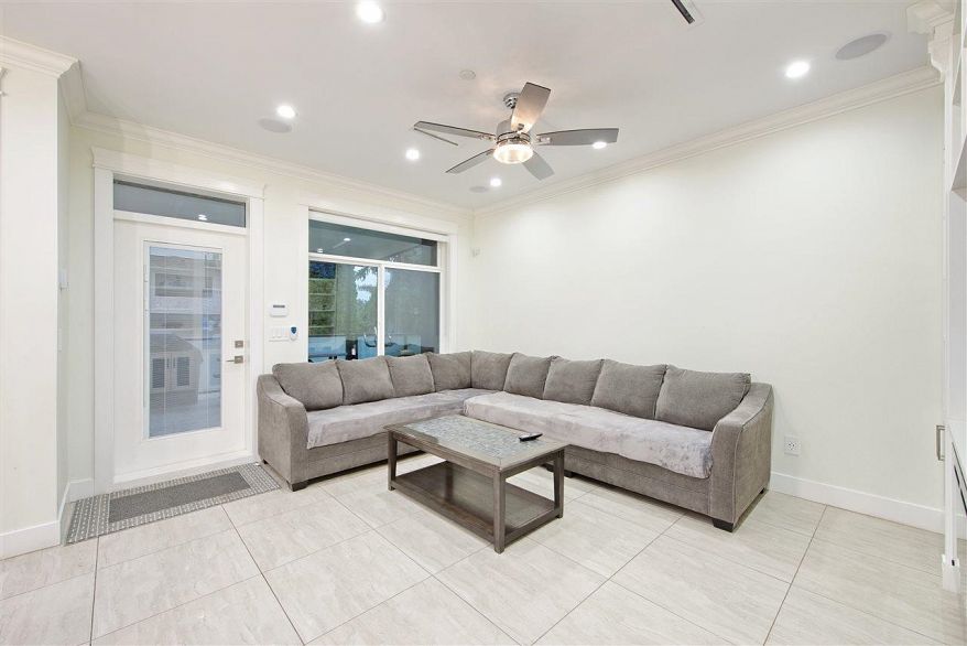 5886 Sherbrooke Street