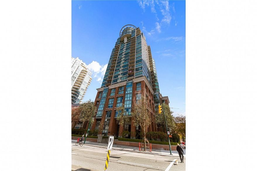 1503 1088 Quebec Street