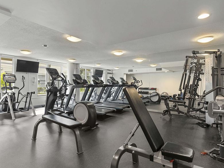 706 1650 W 7th Avenue