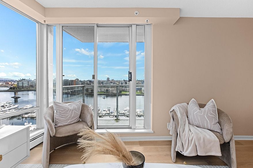 1601 1228 Marinaside Crescent