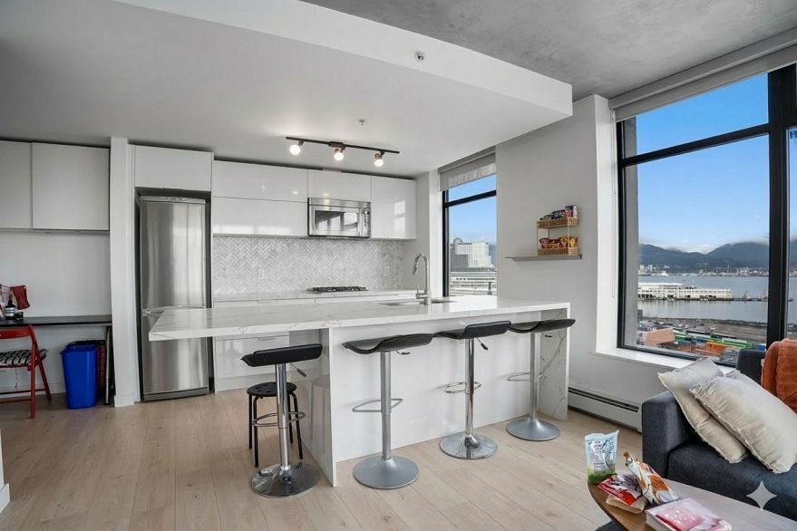 1401 108 W Cordova Street