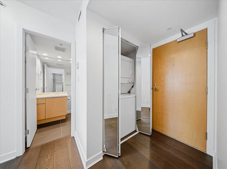 1107 1003 Pacific Street