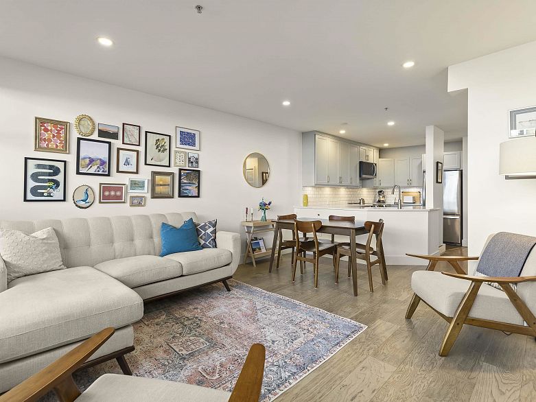 102 2287 W 3rd Avenue