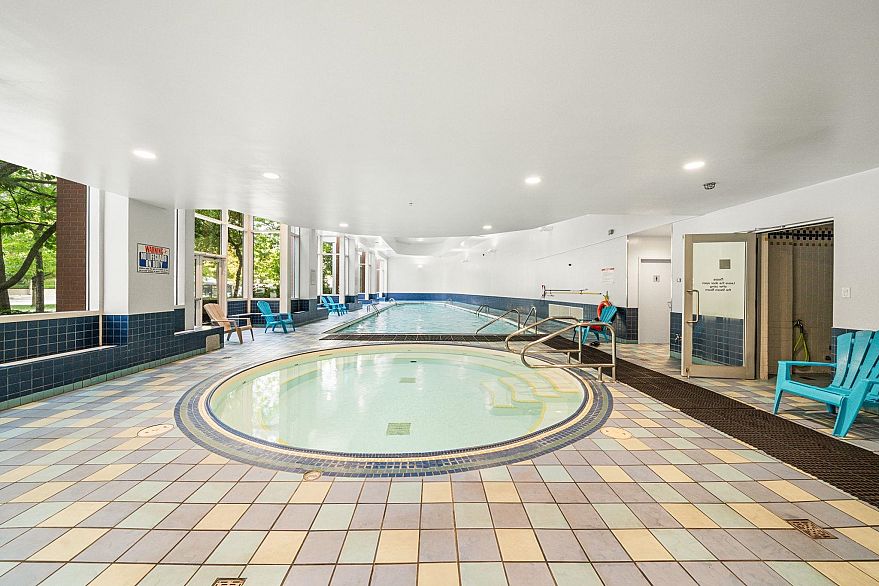 1808 193 Aquarius Mews