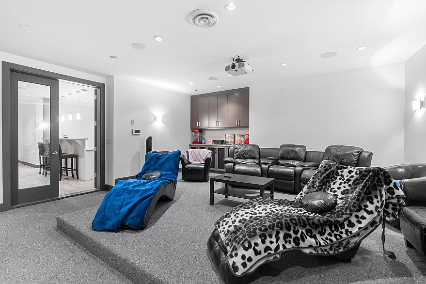 7493 Gatineau Place