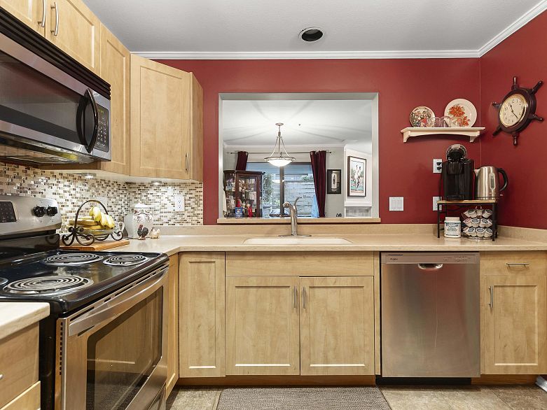 E102 628 W 12th Avenue