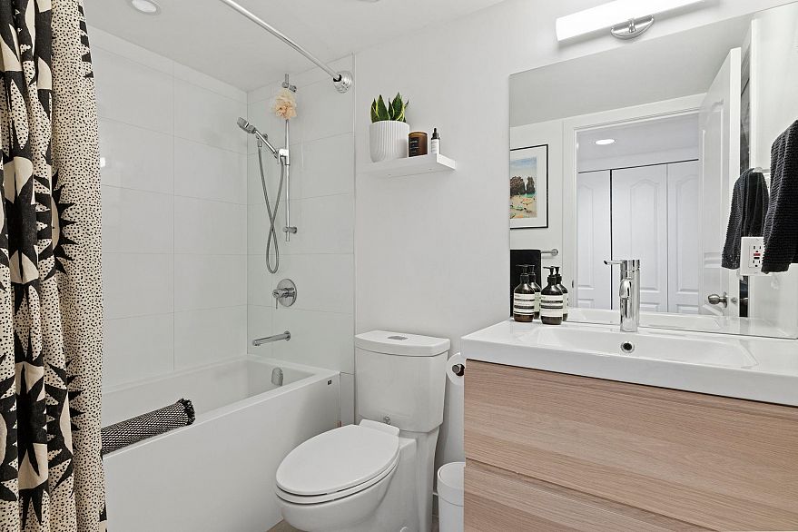 306 1723 Frances Street