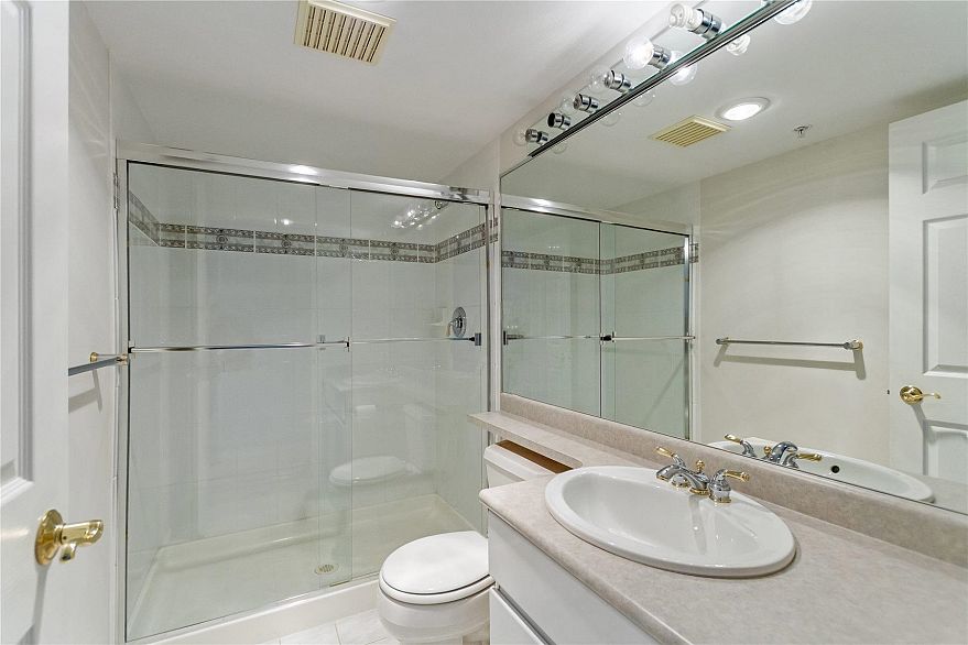 1503 1088 Quebec Street