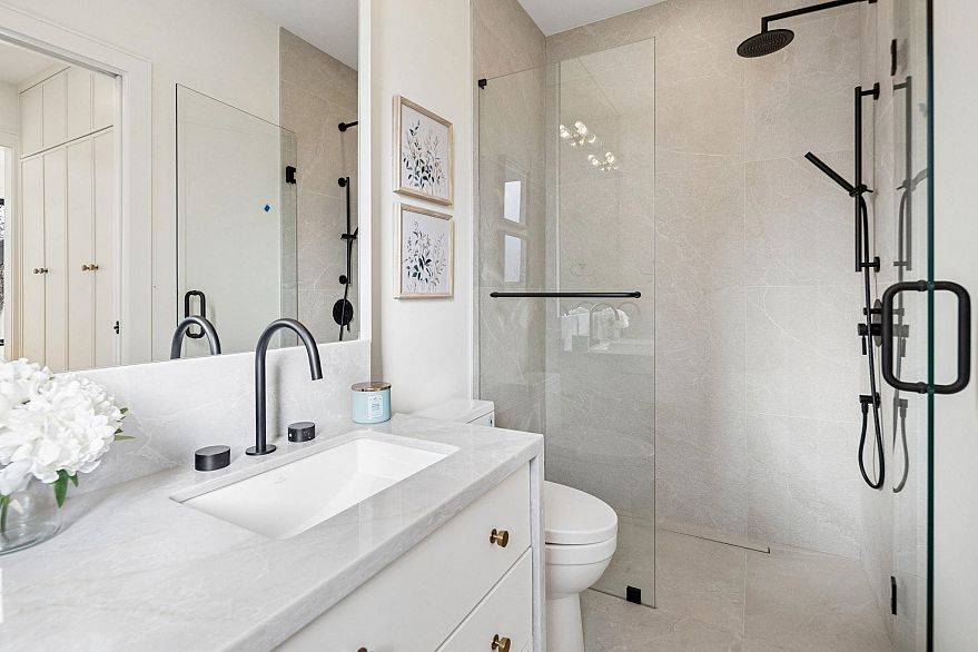 2 3036 W 13th Avenue