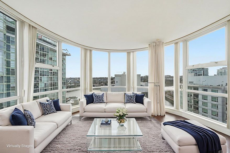 1808 193 Aquarius Mews