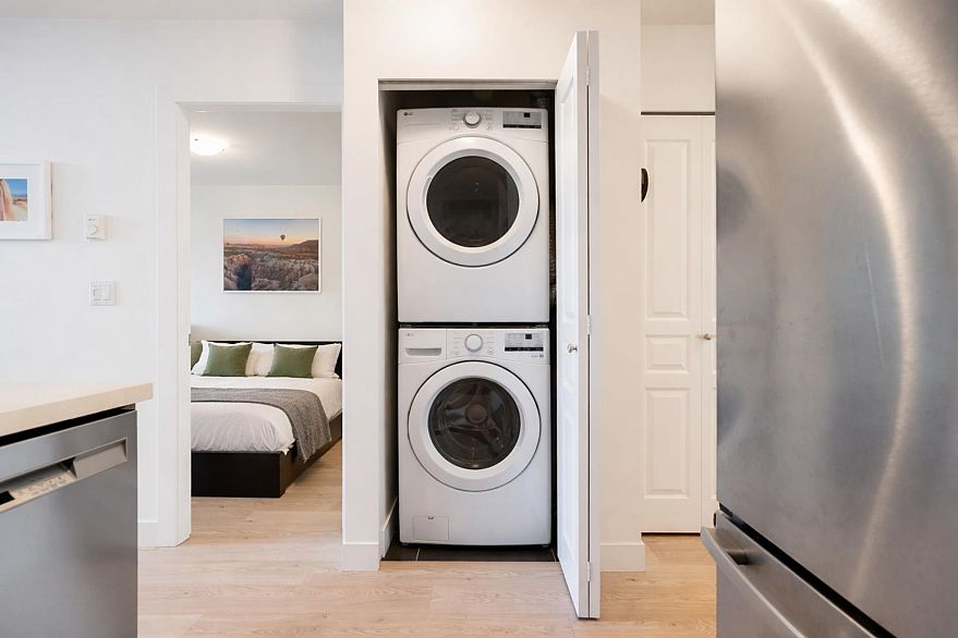 404 738 E 29th Avenue