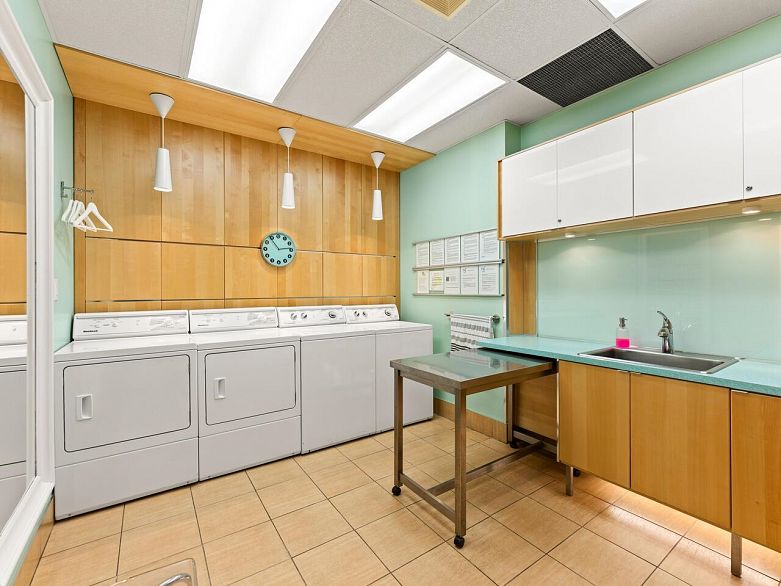 304 1975 Pendrell Street