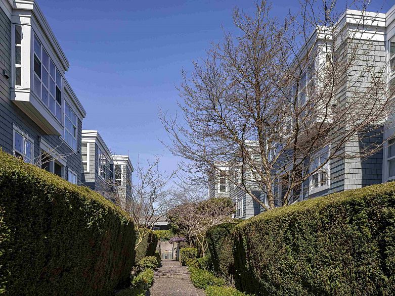 210 655 W 7th Avenue