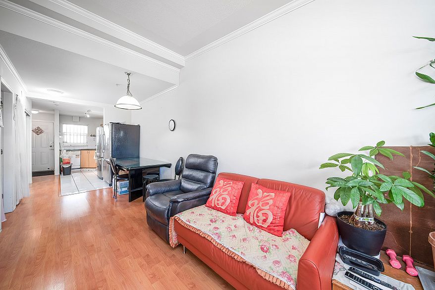 416 2238 Kingsway