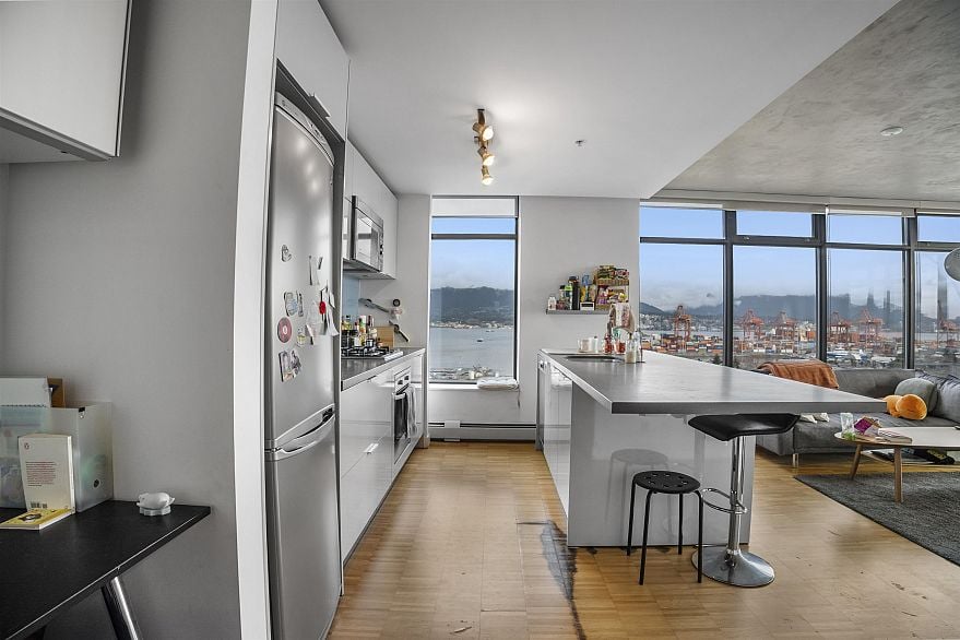 1401 108 W Cordova Street