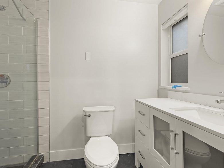 102 2287 W 3rd Avenue