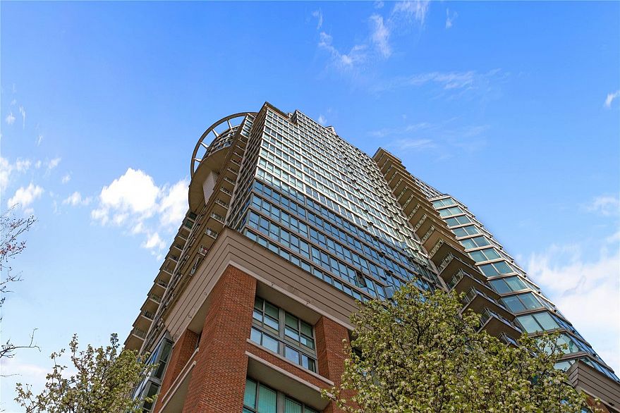 1503 1088 Quebec Street