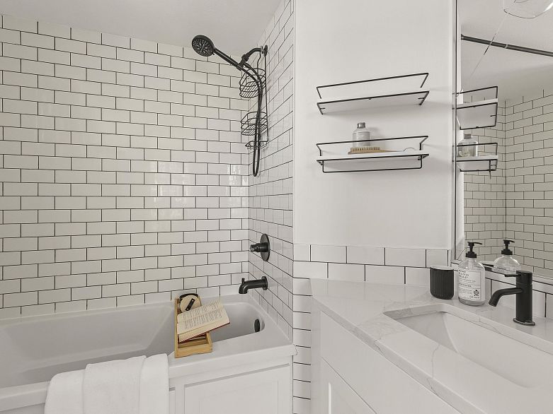 210 655 W 7th Avenue