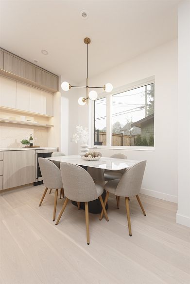 2 2755 W 11th Avenue