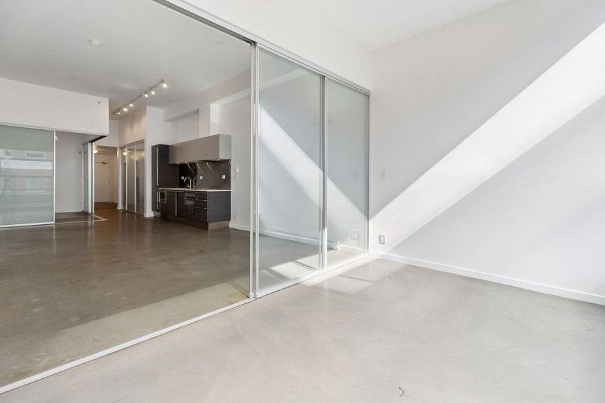 310 53 W Hastings Street