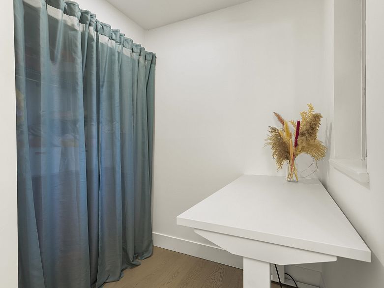 102 2287 W 3rd Avenue