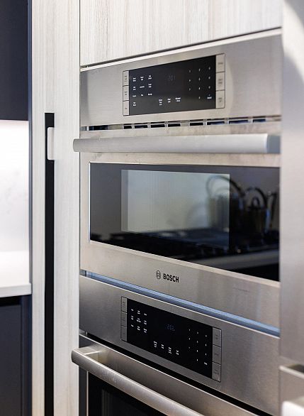 1604 1205 W Hastings Street