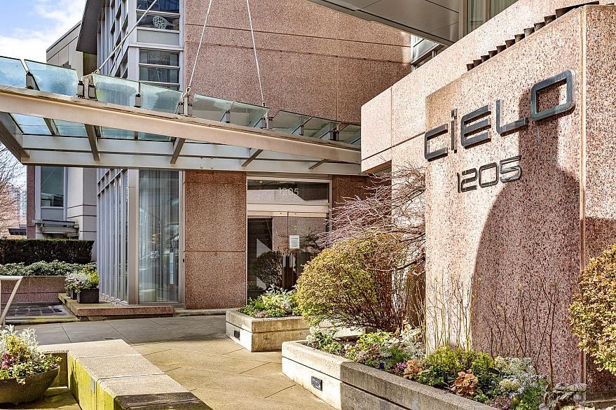 1604 1205 W Hastings Street