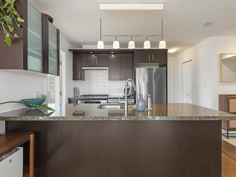 706 1650 W 7th Avenue