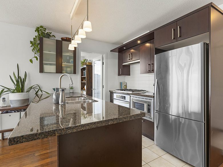 706 1650 W 7th Avenue