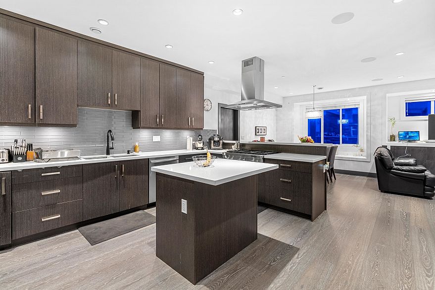 7493 Gatineau Place