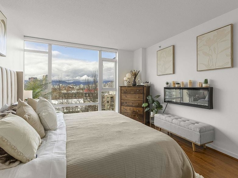 706 1650 W 7th Avenue