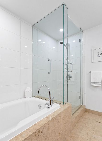 1604 1205 W Hastings Street