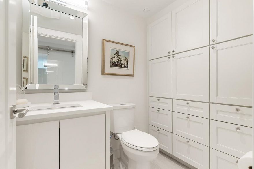 1402 837 W Hastings Street