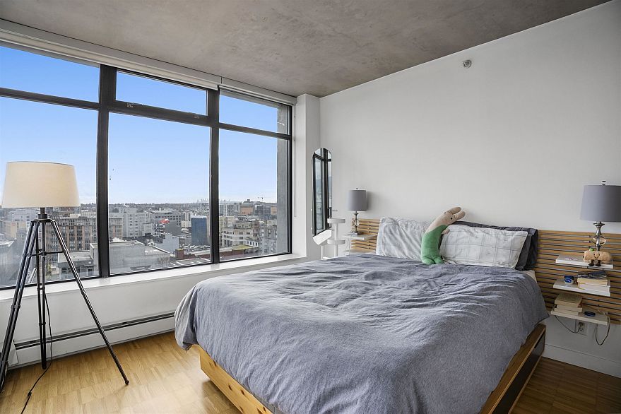 1401 108 W Cordova Street