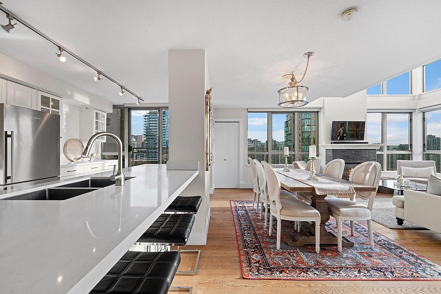 2204 1238 Richards Street