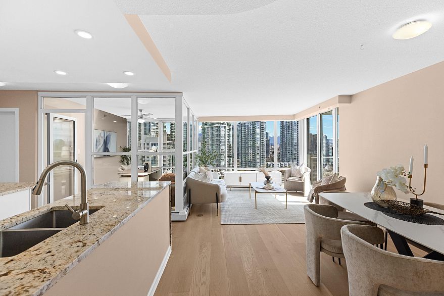 1601 1228 Marinaside Crescent