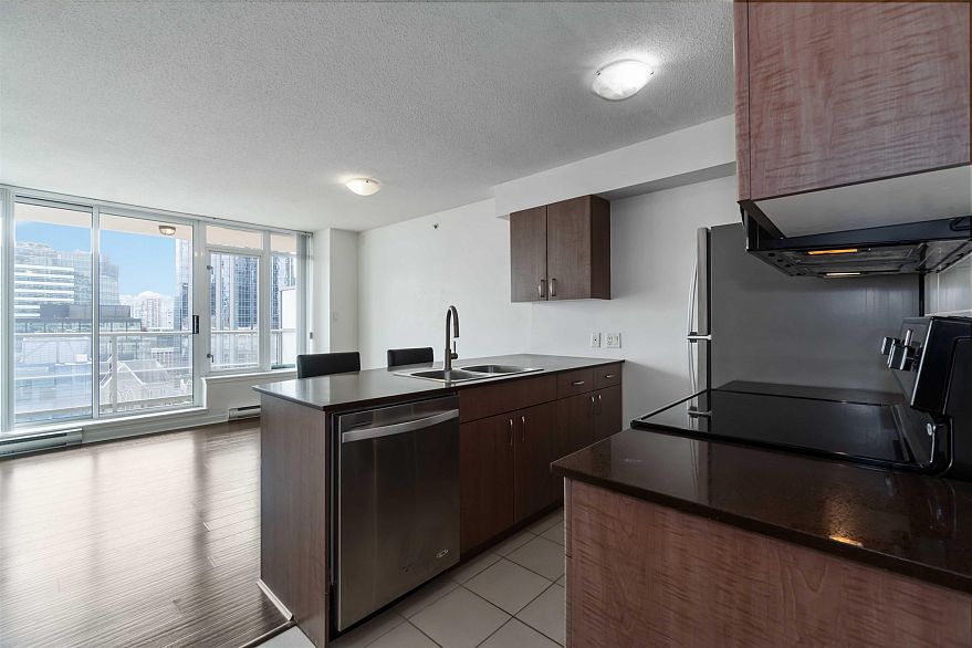 1311 610 Granville Street