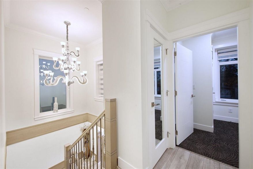 5886 Sherbrooke Street