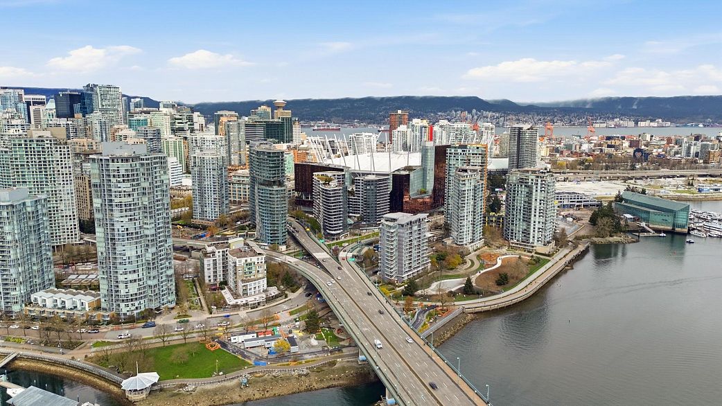 1808 193 Aquarius Mews