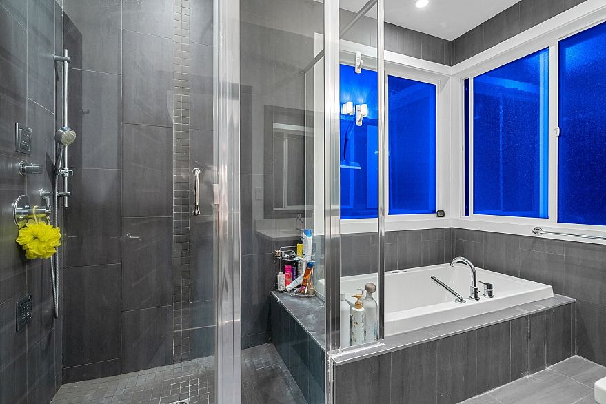 7493 Gatineau Place