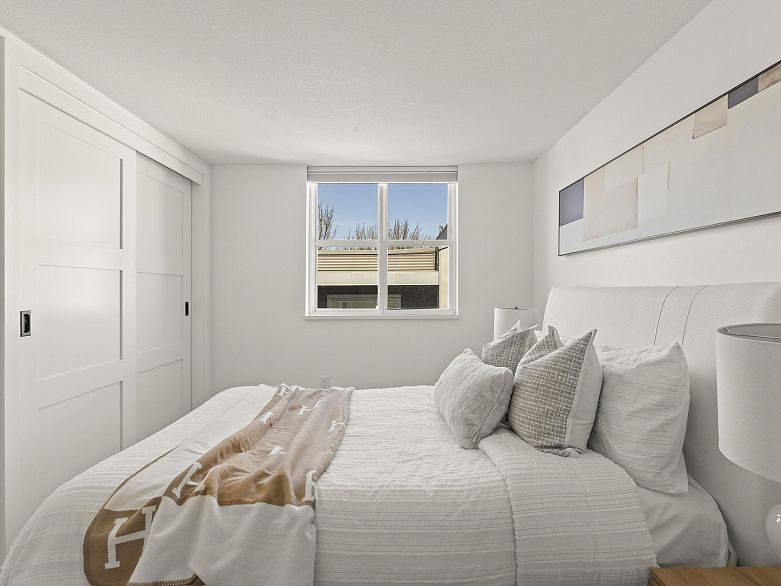 210 655 W 7th Avenue