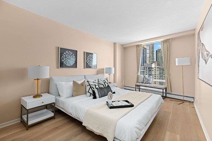 1601 1228 Marinaside Crescent