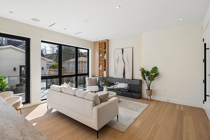 2 3036 W 13th Avenue