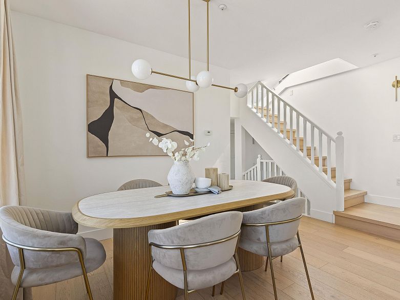 210 655 W 7th Avenue