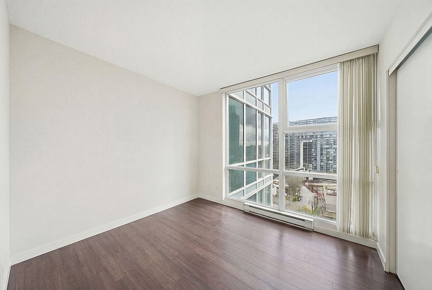 1808 193 Aquarius Mews