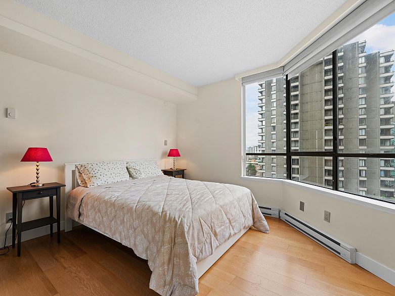 601 738 Broughton Street