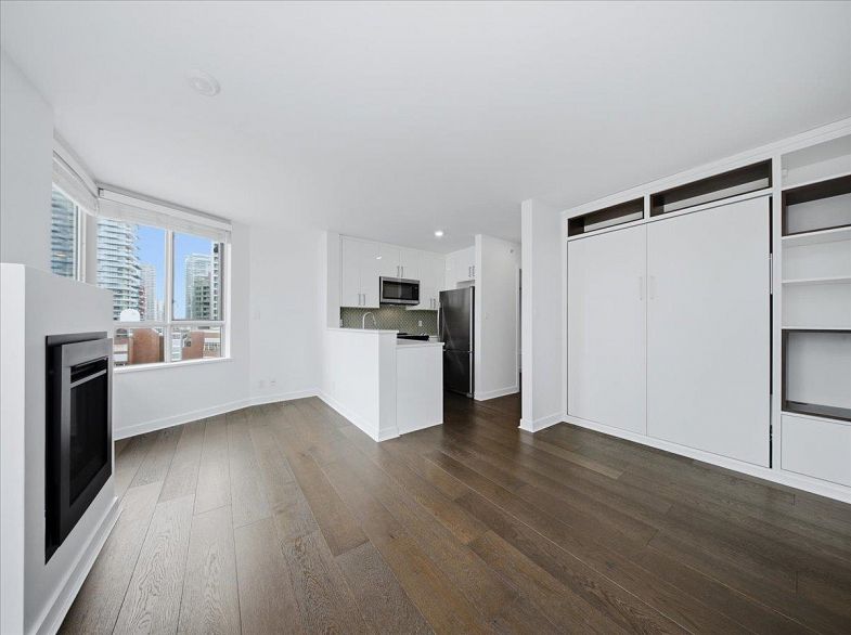 1107 1003 Pacific Street